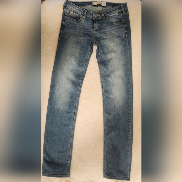HOLLISTER Medium Wash Skinny Jeans Size 3R/ 26. - Picture 3 of 8
